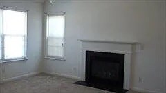 Foto del edificio - Room in House on Santell Ln