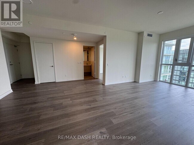 Building Photo - 10 Deerlick Ct