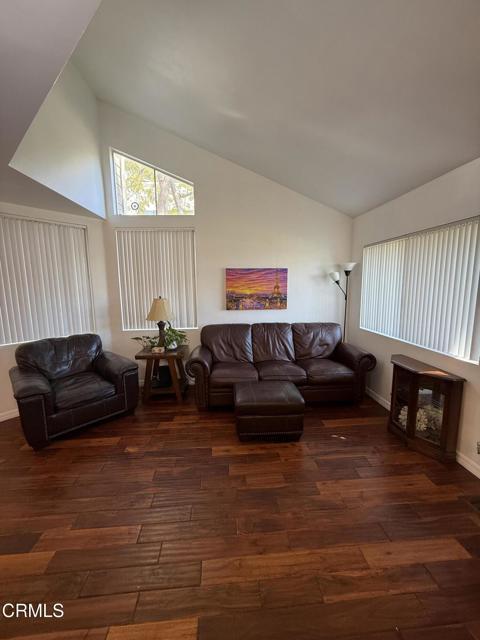 Foto del edificio - 137 E Scott St