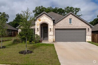 Building Photo - 233 Gardenia Dr