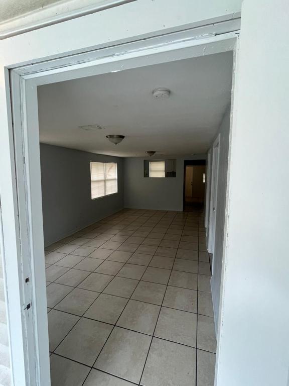 Foto del edificio - 1034 N WEBSTER