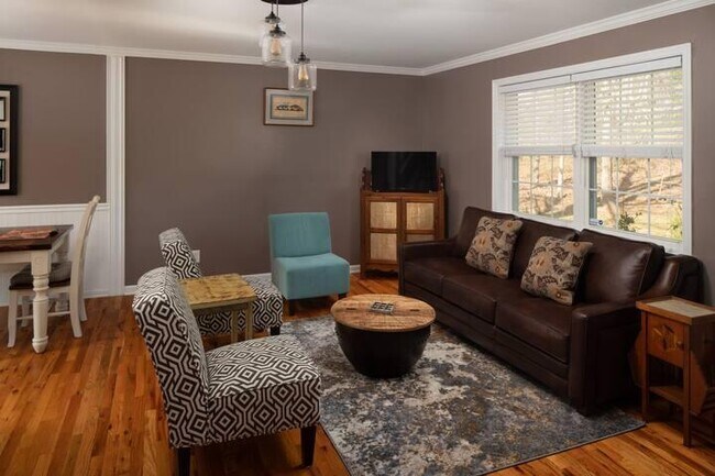 Foto del edificio - 7206 Sawyer Rd