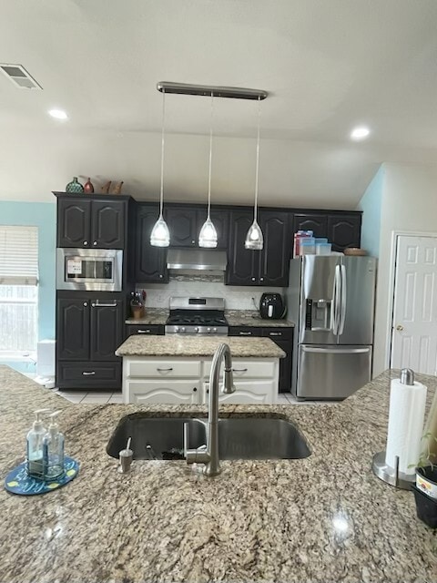 Building Photo - 5474 Golfside Dr