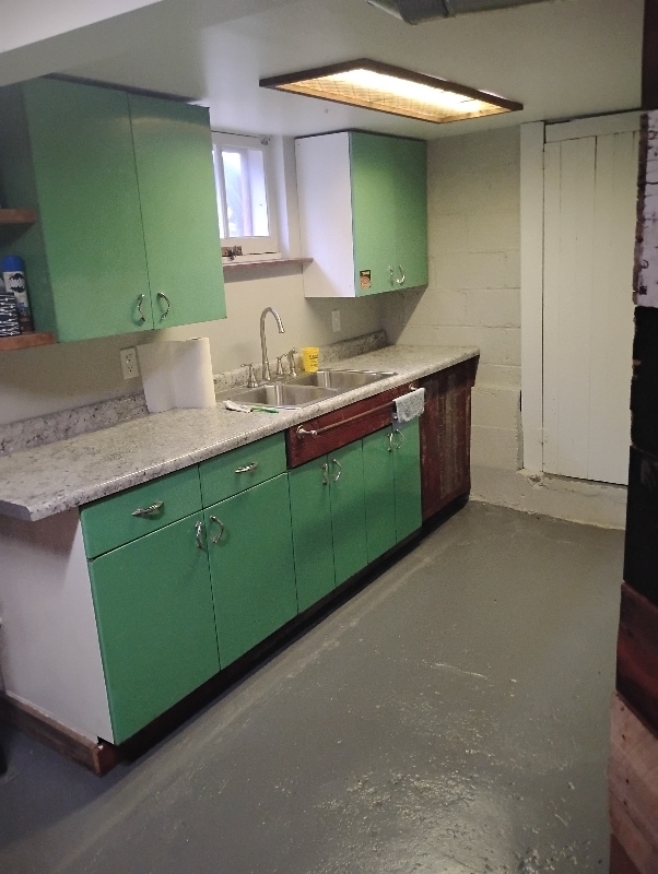 Building Photo - 807 E 14 Mile Rd