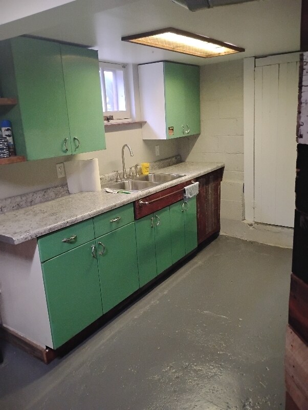 Foto del edificio - 807 E 14 Mile Rd