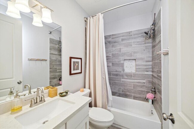 Foto del edificio - 1428 W 23rd St
