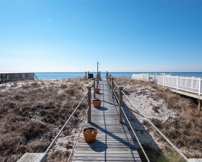 Building Photo - 783 Dune Rd