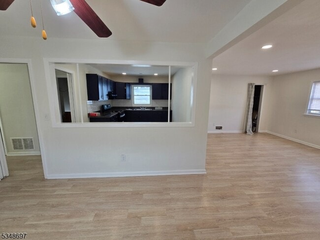 Building Photo - 67 Lindsley Ave