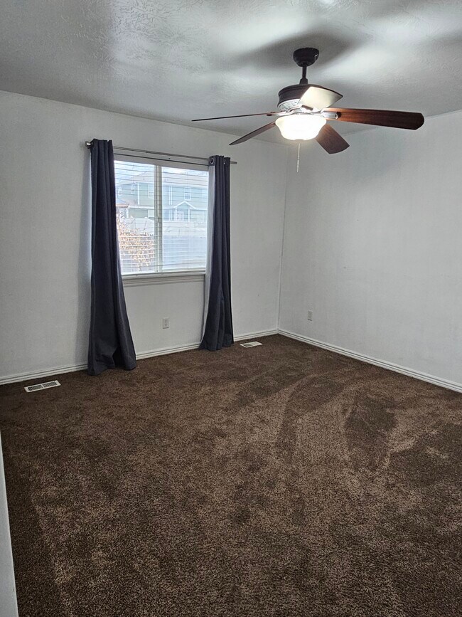 master bedroom - 139 E 800 S
