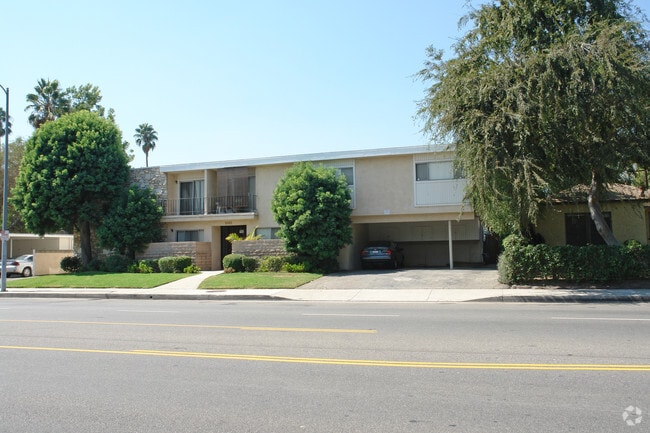 Building Photo - 5015 Kester Av e