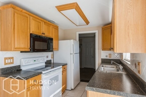 Foto del edificio - NOW AVAILABLE! 8206 Hornwood Pl, Tampa, FL...
