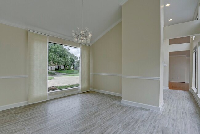 Foto del edificio - 13819 Starhill Ct
