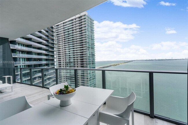 Foto del edificio - 480 NE 31st St