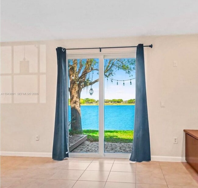 Foto del edificio - 9155 SW 227th St