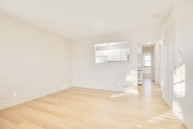 Living Area - 4620 Davenport St Apartments