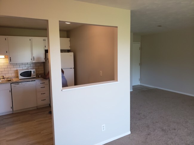 Building Photo - 4999 Mercedes Dr