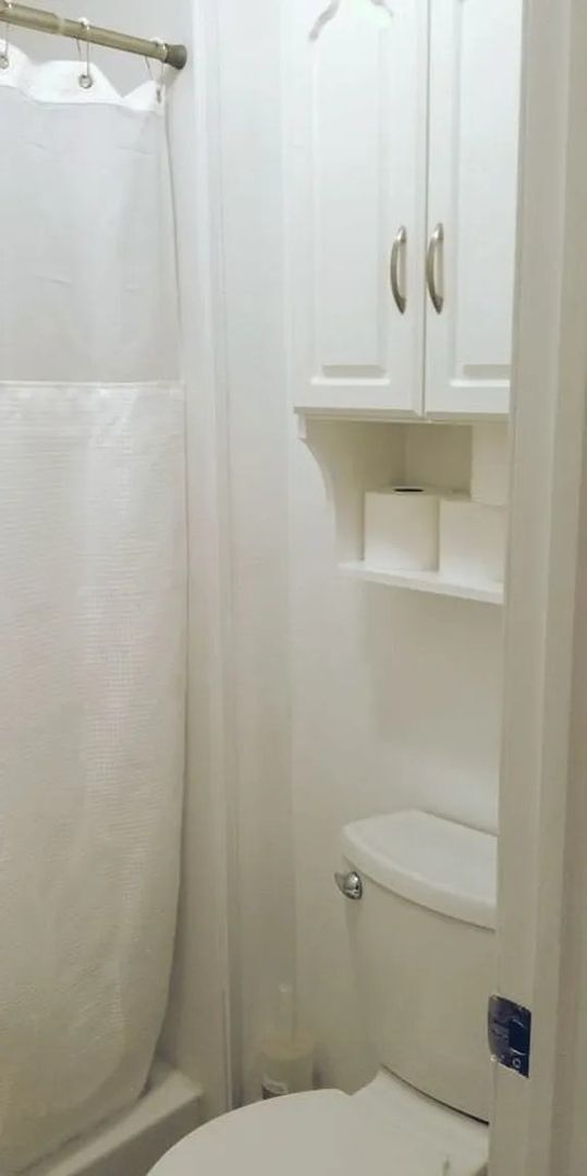 Foto del edificio - Beautiful Furnished 6 bedroom Home all inc...