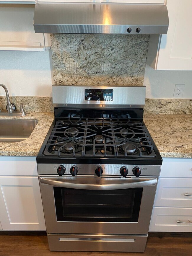 Foto del edificio - 3BR/1.5BA - Wailuku Park Townhouse