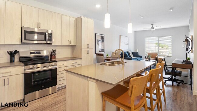 Building Photo - 1760 S Crismon Rd