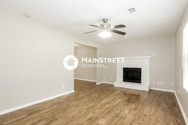 Building Photo - 3 Bedroom Pet-Friendly Home in Stone Mountain, GA with Main Street Renewal