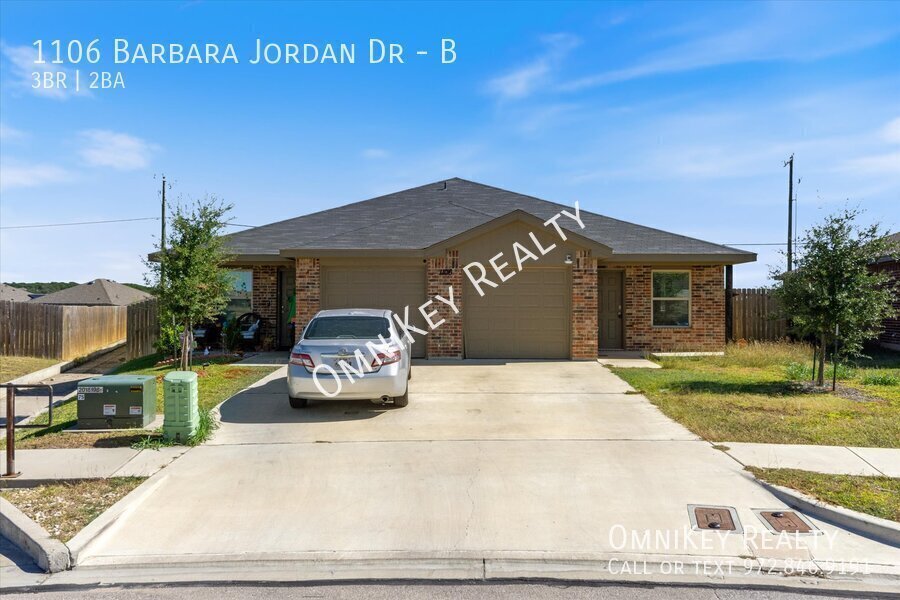 Primary Photo - 1106 Barbara Jordan St