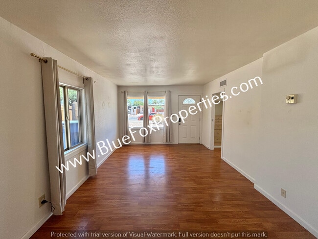 Foto del edificio - 2819 E 20th St