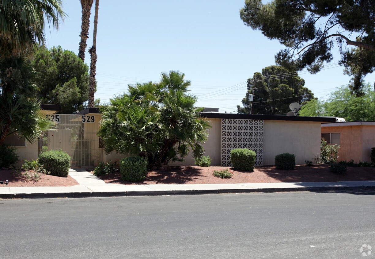 Primary Photo - 525-529 Desert Ln