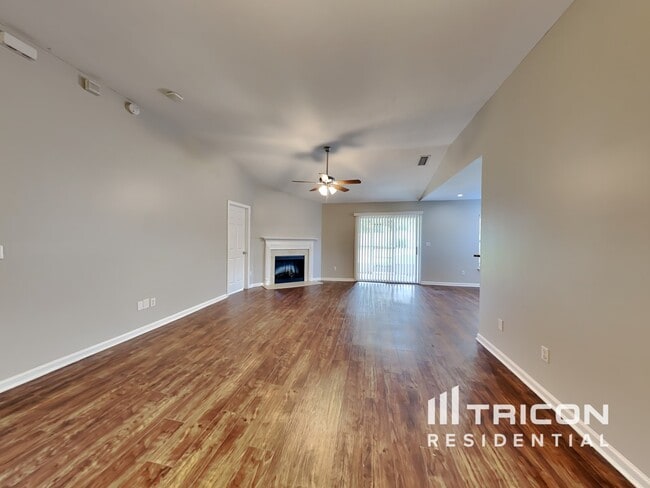 Building Photo - 246 Fort Milton Dr
