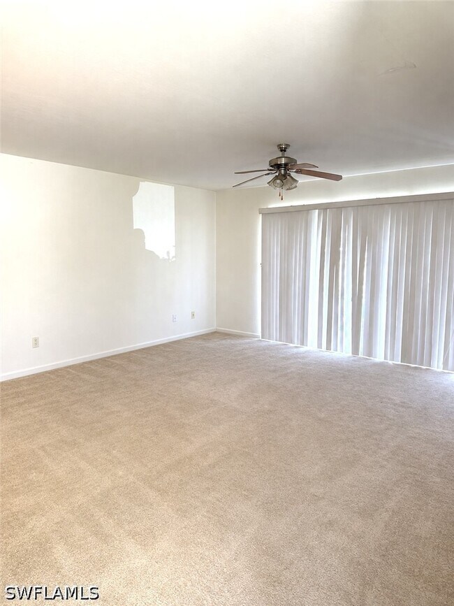 Building Photo - 8381 Village Edge Cir