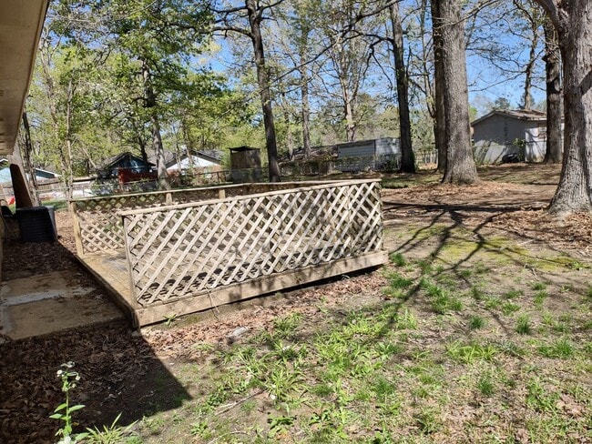 Building Photo - 18 Dogwood Dr