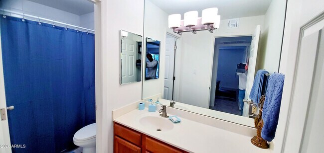 Foto del edificio - 4354 N 82nd St