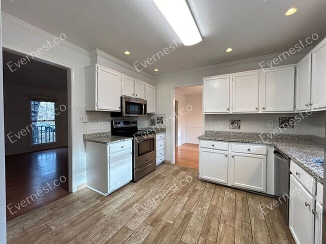 Building Photo - 405 Revere Ct