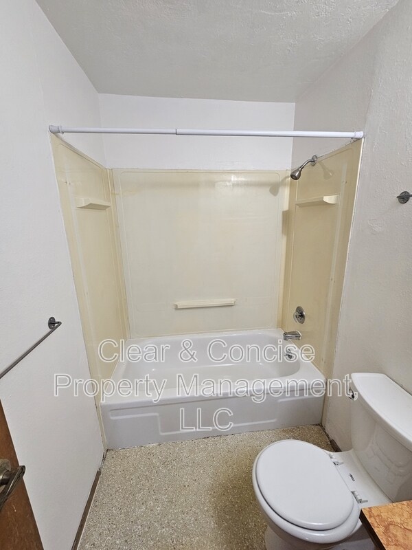 Foto del edificio - 411 W 15th Ave