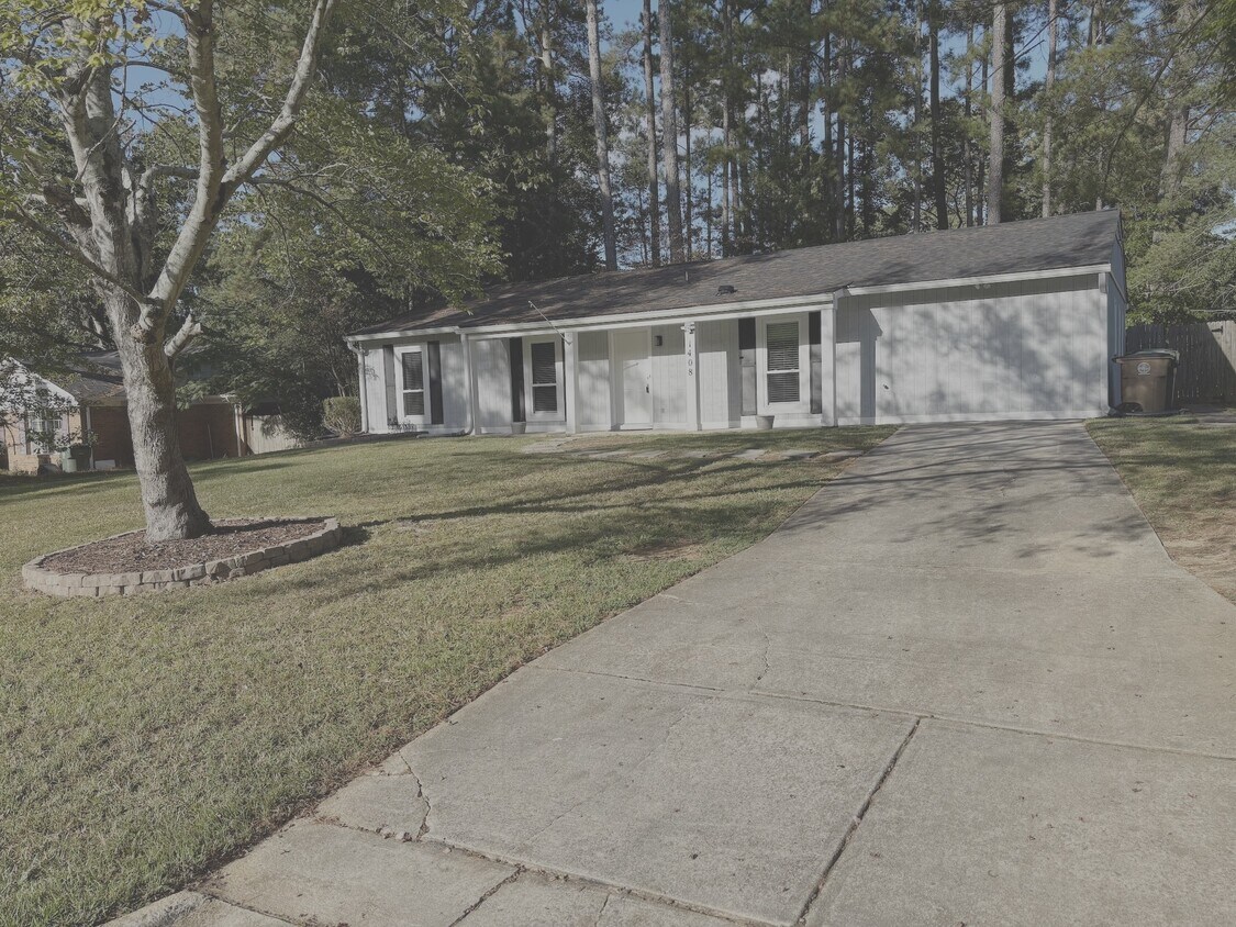 Primary Photo - 1408 Suterland Rd