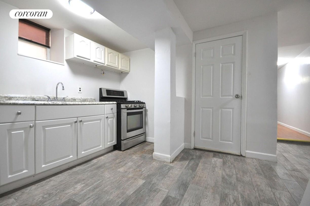 Foto principal - 240 E 92nd St