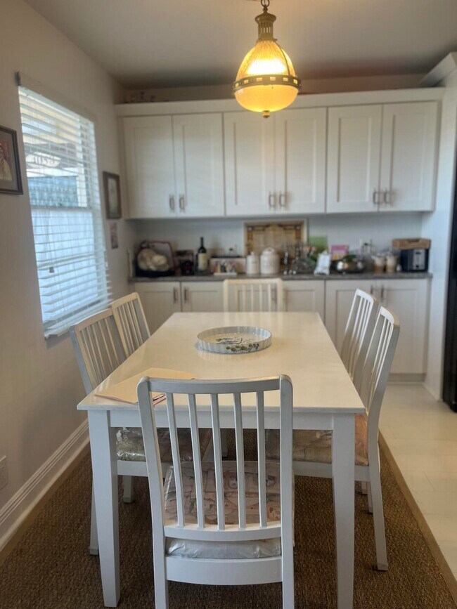 Building Photo - 4057 Wolverton C