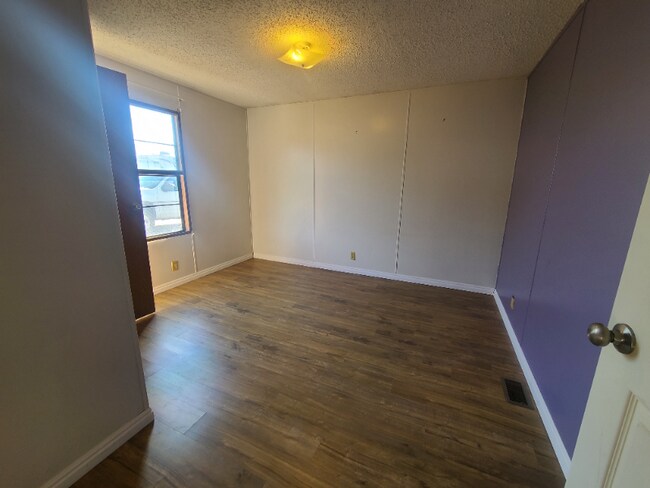 Building Photo - 370 Broadmoor Ave
