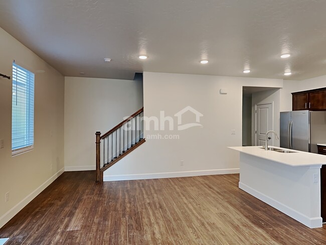 Foto del edificio - 6818 N Silver Gate Dr