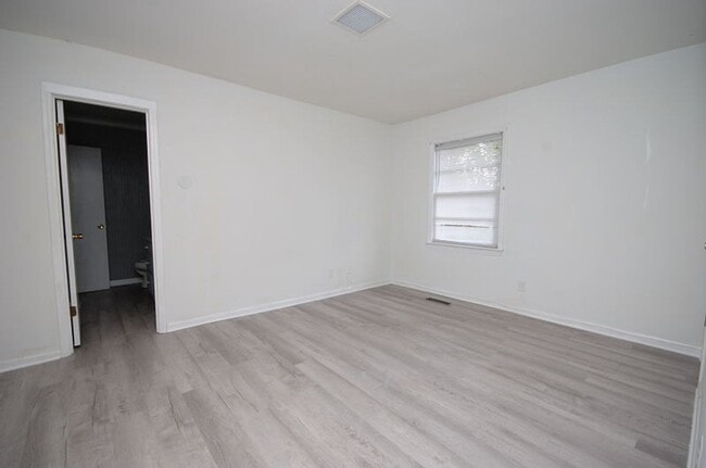 Foto del edificio - 2803 Warrick Cir