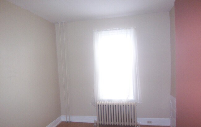 Building Photo - 5202 Webster St