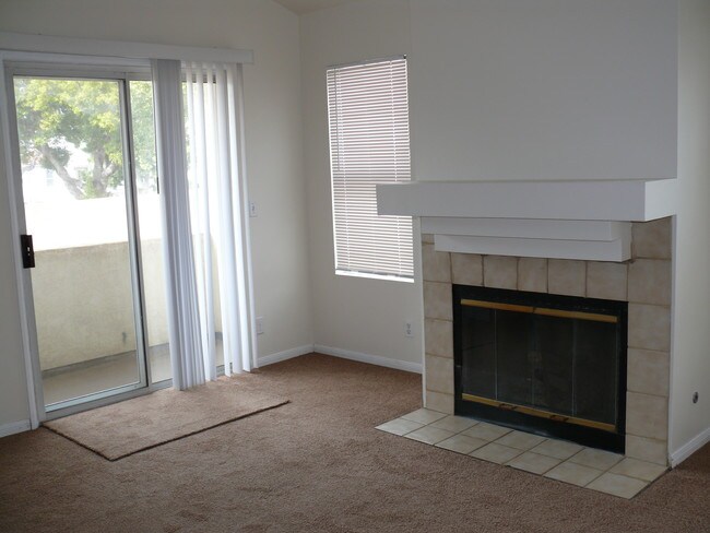 Master Bedrooom - 433 E Ave