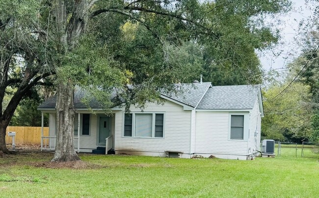 Building Photo - 1040 Myrtle St