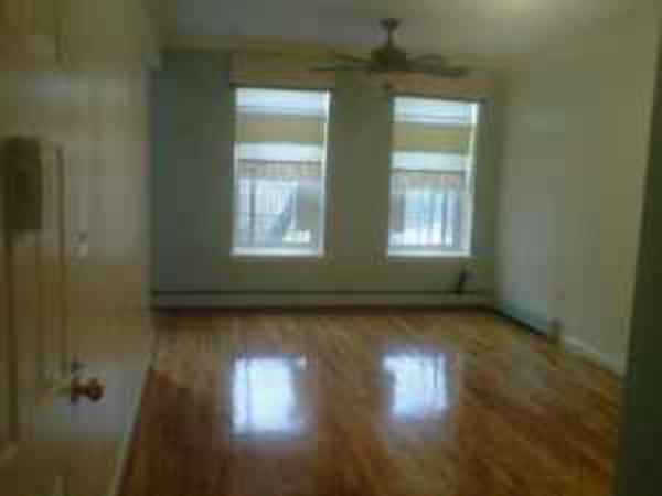 Primary Photo - 588 Linwood St