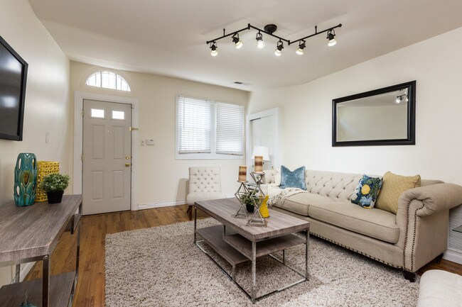 Foto del edificio - 1641 Waverly St