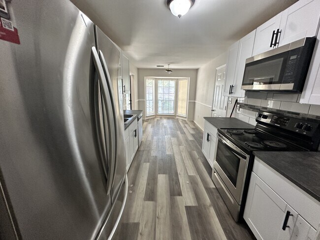 Foto del edificio - 9011 Liberty Ln