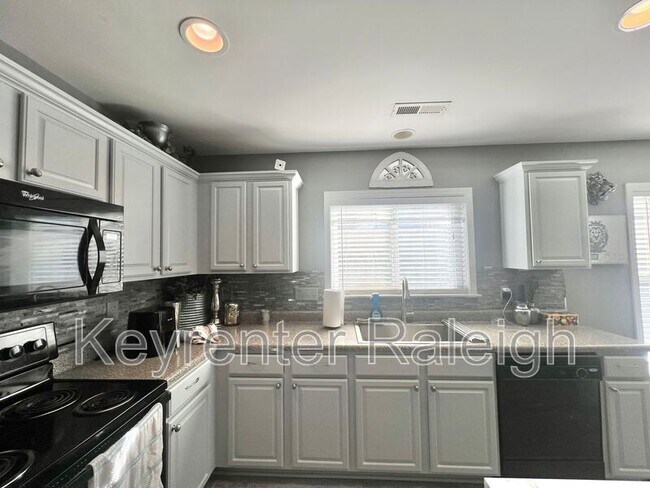 Foto del edificio - 5341 Meryton Park Way