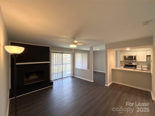 Foto del edificio - 10923 Harrowfield Rd
