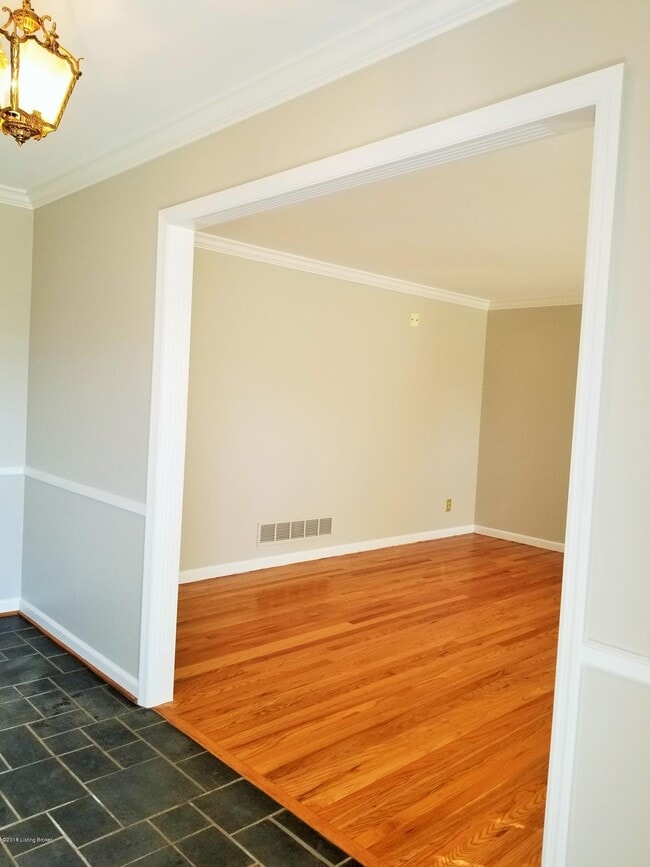 Building Photo - 8203 Camberley Dr