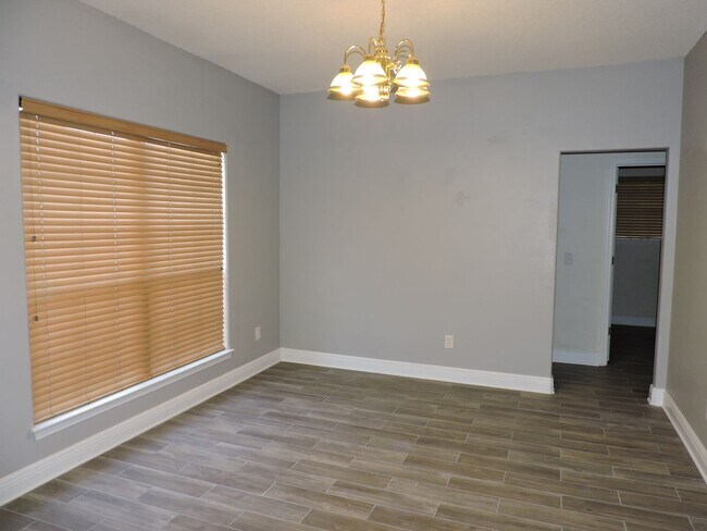 Foto del edificio - Convenient to I-10, NAS & Corry!