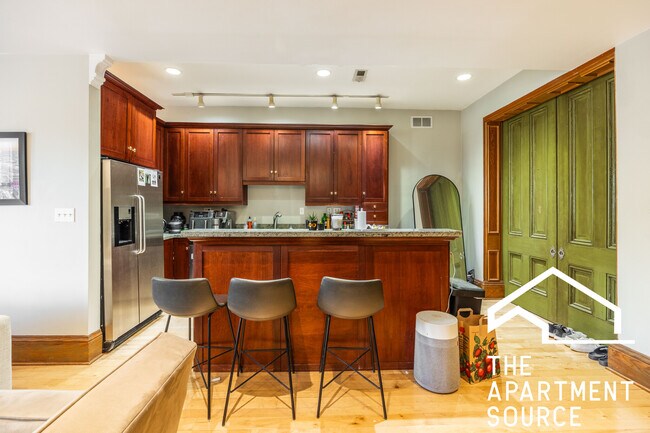 Foto del edificio - 2052 N Cleveland Ave